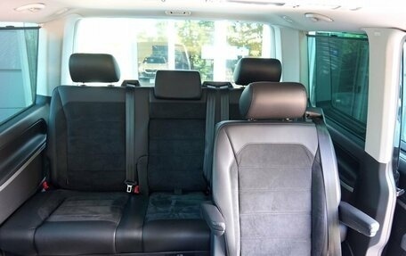 Volkswagen Multivan T6 рестайлинг, 2018 год, 4 300 000 рублей, 11 фотография