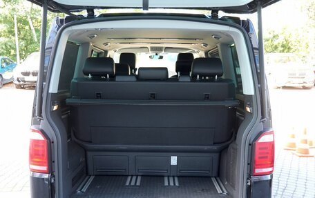 Volkswagen Multivan T6 рестайлинг, 2018 год, 4 300 000 рублей, 26 фотография