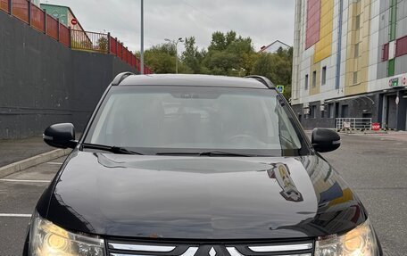 Mitsubishi Outlander III рестайлинг 3, 2012 год, 930 000 рублей, 2 фотография