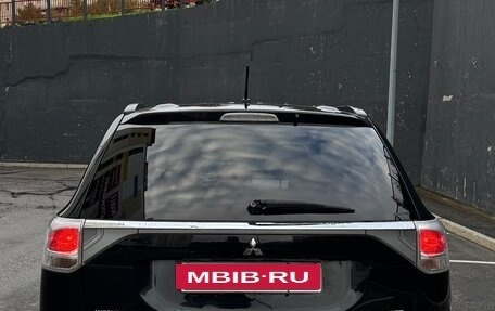 Mitsubishi Outlander III рестайлинг 3, 2012 год, 930 000 рублей, 5 фотография