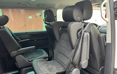 Volkswagen Multivan T6 рестайлинг, 2018 год, 4 080 000 рублей, 14 фотография