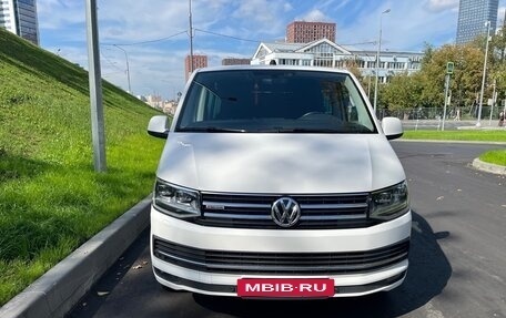 Volkswagen Multivan T6 рестайлинг, 2018 год, 4 080 000 рублей, 8 фотография