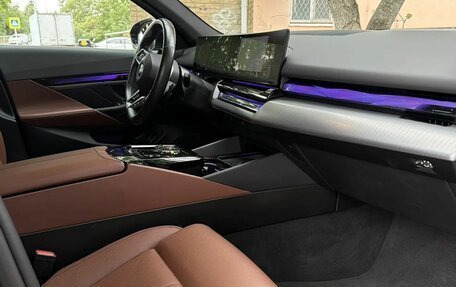 BMW 5 серия, 2024 год, 4 800 000 рублей, 10 фотография