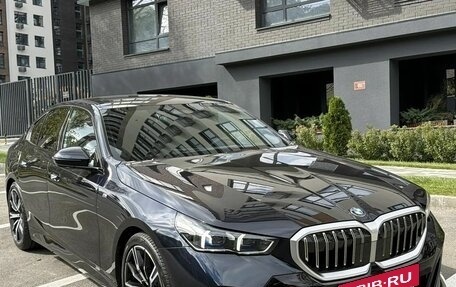 BMW 5 серия, 2024 год, 4 800 000 рублей, 2 фотография