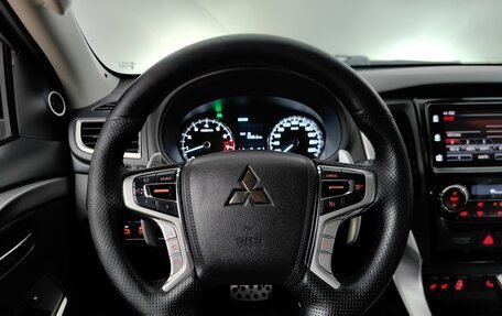 Mitsubishi Pajero Sport III рестайлинг, 2016 год, 2 775 000 рублей, 11 фотография