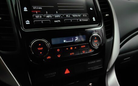 Mitsubishi Pajero Sport III рестайлинг, 2016 год, 2 775 000 рублей, 15 фотография