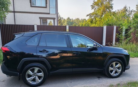 Toyota RAV4, 2021 год, 2 800 000 рублей, 3 фотография