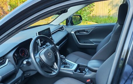 Toyota RAV4, 2021 год, 2 800 000 рублей, 7 фотография