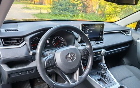 Toyota RAV4, 2021 год, 2 800 000 рублей, 8 фотография