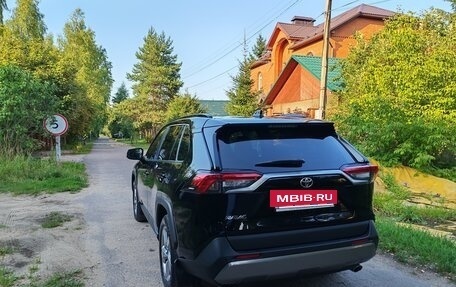 Toyota RAV4, 2021 год, 2 800 000 рублей, 5 фотография