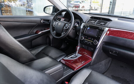 Toyota Camry, 2014 год, 1 349 000 рублей, 10 фотография