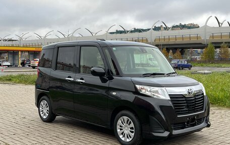 Toyota Roomy I, 2018 год, 1 100 000 рублей, 1 фотография