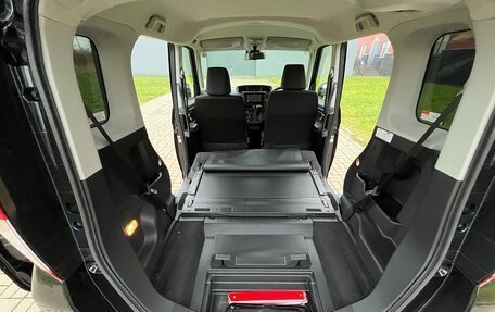 Toyota Roomy I, 2018 год, 1 100 000 рублей, 10 фотография