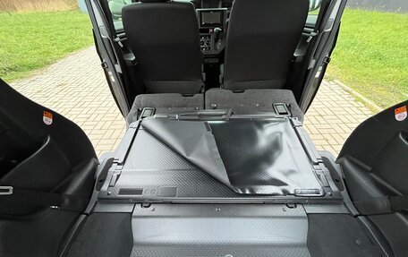 Toyota Roomy I, 2018 год, 1 100 000 рублей, 11 фотография