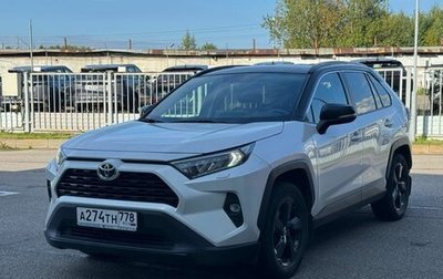 Toyota RAV4, 2021 год, 2 999 000 рублей, 1 фотография