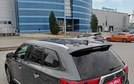 Mitsubishi Outlander III рестайлинг 3, 2020 год, 2 550 000 рублей, 7 фотография