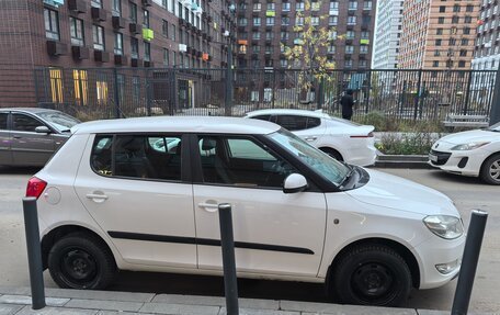 Skoda Fabia II, 2011 год, 650 000 рублей, 2 фотография