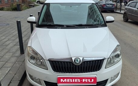 Skoda Fabia II, 2011 год, 650 000 рублей, 3 фотография