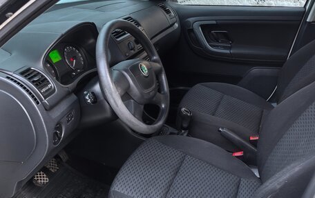 Skoda Fabia II, 2011 год, 650 000 рублей, 10 фотография