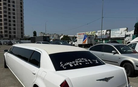 Chrysler 300C II, 2005 год, 650 000 рублей, 7 фотография