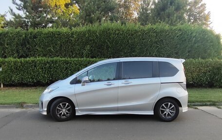 Honda Freed I, 2013 год, 1 200 000 рублей, 10 фотография