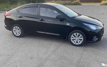 Hyundai Solaris II рестайлинг, 2022 год, 1 500 000 рублей, 4 фотография