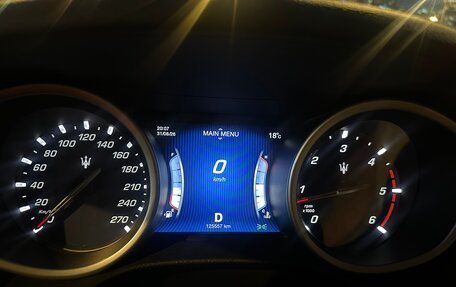 Maserati Ghibli, 2016 год, 2 300 000 рублей, 15 фотография