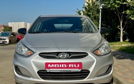 Hyundai Solaris II рестайлинг, 2013 год, 900 000 рублей, 4 фотография