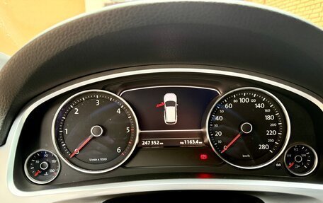 Volkswagen Touareg III, 2012 год, 2 450 000 рублей, 11 фотография