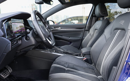 Volkswagen Golf VIII, 2022 год, 2 898 000 рублей, 16 фотография