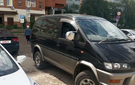 Mitsubishi Delica IV, 1999 год, 1 330 000 рублей, 2 фотография