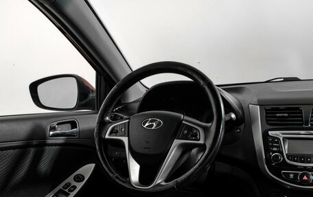 Hyundai Solaris II рестайлинг, 2013 год, 855 000 рублей, 15 фотография