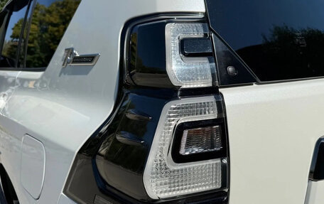 Toyota Land Cruiser Prado 150 рестайлинг 2, 2021 год, 5 350 000 рублей, 5 фотография