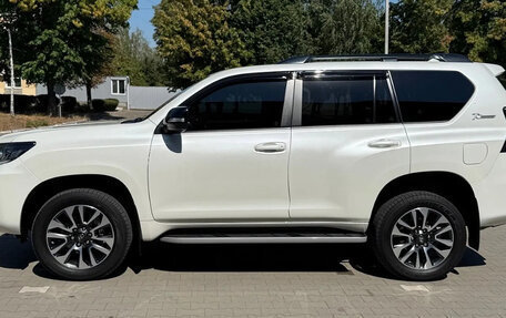 Toyota Land Cruiser Prado 150 рестайлинг 2, 2021 год, 5 350 000 рублей, 1 фотография