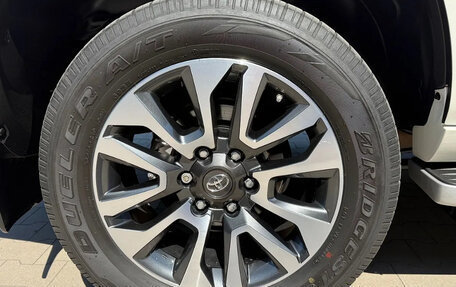 Toyota Land Cruiser Prado 150 рестайлинг 2, 2021 год, 5 350 000 рублей, 13 фотография