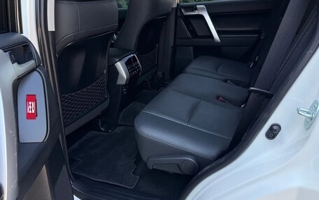 Toyota Land Cruiser Prado 150 рестайлинг 2, 2021 год, 5 350 000 рублей, 9 фотография