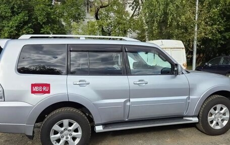 Mitsubishi Pajero IV, 2011 год, 2 200 000 рублей, 3 фотография