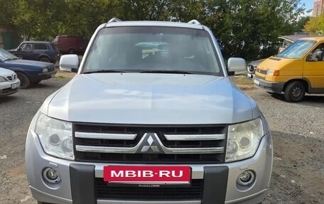 Mitsubishi Pajero IV, 2011 год, 2 200 000 рублей, 2 фотография