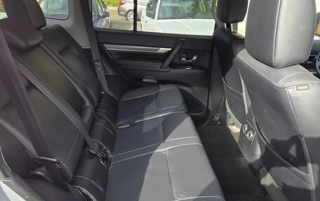 Mitsubishi Pajero IV, 2011 год, 2 200 000 рублей, 27 фотография
