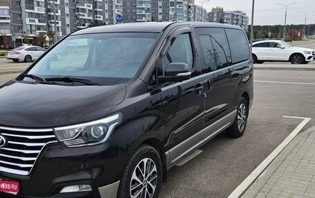 Hyundai Grand Starex Grand Starex I рестайлинг 2, 2018 год, 3 877 777 рублей, 1 фотография