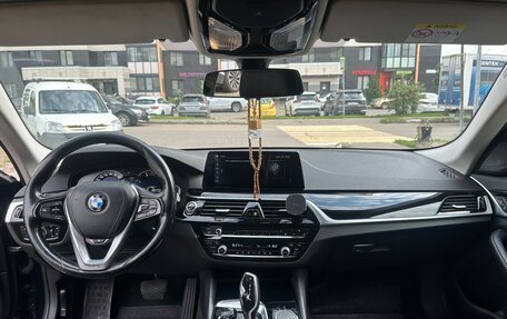 BMW 5 серия, 2019 год, 2 200 000 рублей, 14 фотография