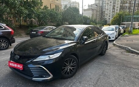 Toyota Camry, 2021 год, 2 550 000 рублей, 3 фотография