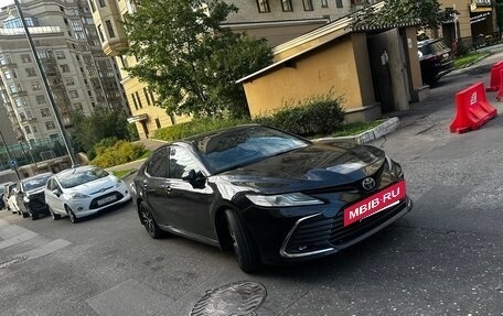 Toyota Camry, 2021 год, 2 550 000 рублей, 2 фотография
