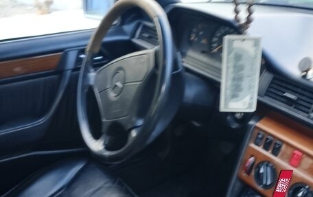 Mercedes-Benz E-Класс, 1994 год, 330 000 рублей, 3 фотография