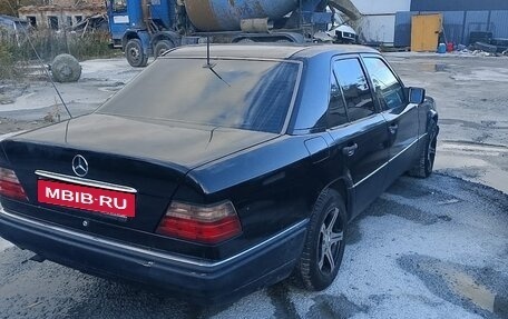 Mercedes-Benz E-Класс, 1994 год, 330 000 рублей, 2 фотография