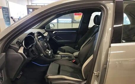 Audi Q3, 2022 год, 2 400 000 рублей, 16 фотография