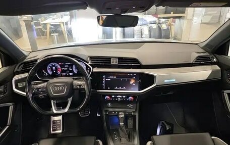 Audi Q3, 2022 год, 2 400 000 рублей, 11 фотография