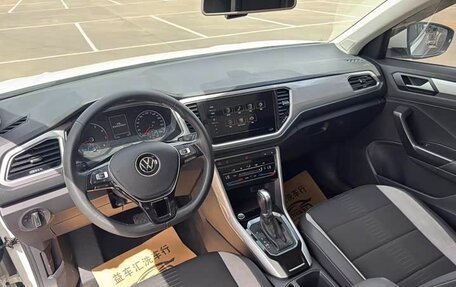 Volkswagen T-Roc I, 2022 год, 1 325 000 рублей, 8 фотография