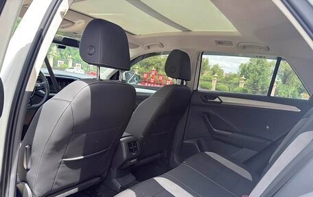 Volkswagen T-Roc I, 2022 год, 1 325 000 рублей, 10 фотография