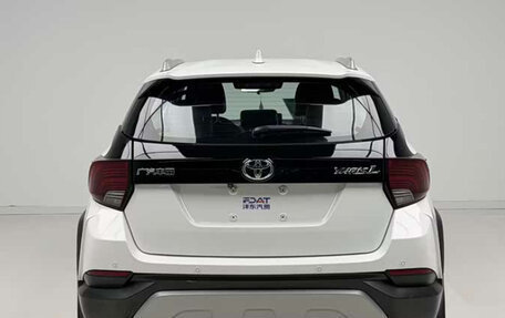 Toyota Yaris XP150 рестайлинг, 2023 год, 1 220 000 рублей, 5 фотография